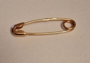 Zlota broszka 585 agrafka 0.58g