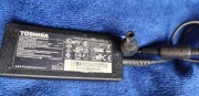 Zasilacz TOSHIBA do laptopa 19V 1,58A 30W 