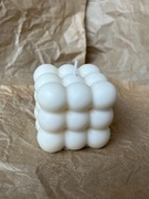 Biała świeca sojowa bubble cube handmade minimal aesthetic boho