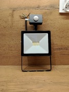 Naświetlacz Led z czujnikiem ruchu