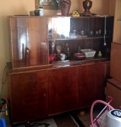 Kredens pokojowy ,wysoki połysk.