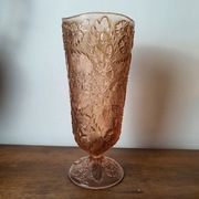 Wysoki Wazon Art Deco – Szkło Prasowane, Róż Rosalinowy (24,5 cm) 