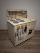 Drewniana kuchnia dla dzieci