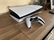 PS5 slim z napęd + 2 gry. jak nowa
