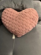 Poduszka dekoracyjna kształt serce / serduszko
