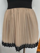 Kremowa acriplisowana spódnica atmosphere rozmiar 38