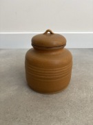 Ceramiczny pojemnik z pokrywką