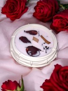 Świeczka sojowa w białym oryginalnym kolorze gipsowym z pudrowym różu 