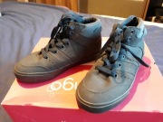 Używane buty dziecięce  Iguana Varic Mid JR. r. 32