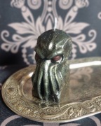 Świeca Cthulhu 10 cm dla fanów Lovecrafta ręcznie robiona
