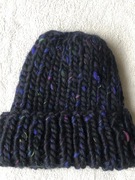 Czapka ręcznie robiona z wełny