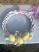 Wianek wieniec wielkanocny pastelowy z jajkami ozdoba rękodzieło 