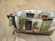 Kosmetyczka, motyw vintage, zielony sztruk i bawełna z printem drzwi