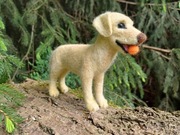 Labrador filcowana figurka psa