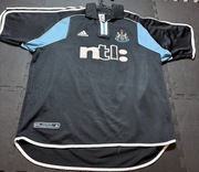 koszulka wyjazdowa Newcastle United z sezonu 2001/2002 