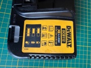 ŁADOWARKA DEWALT DCB 112 