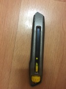 Nóż Stanley interlock 18 mm