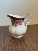 ROYAL ALBERT Concerto mlecznik porcelanowy 