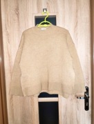 143 Beżowy sweter półgolf z rozcięciami po bokach rozmiar XS-M