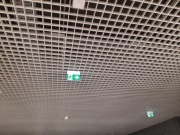 sufit podwieszany rastrowy
