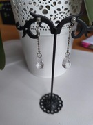 Kolczyki wkrętki wiszące łańcuszek a na końcu łezka kod930