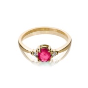 Złoty pierścionek z rubinem i diamentami