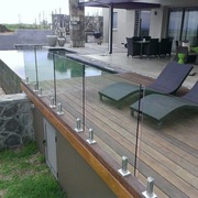 BALUSTRADA SZKLANA NA SPIGOTACH