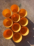 Zestaw 10 doniczek plastikowych