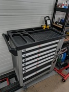 Szafka narzędziowa z wyposażeniem 