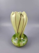 Pallme Konig secesja wazonik 1900 rok szklo URANOWE