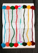 Zestaw ośmiu zakładek do książek wykonanych na szydełku 