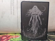 Etui na papierosy z automatycznym podajnikiem