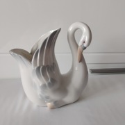 Ciekawy wazon Łabędź Nao by Lladro Daisa