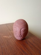 Rzeźba, głowa kamienna. Artysta i wiek nieznany.