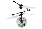 Latająca kula disco, zabawka przypominająca mini helikopter lub drona.