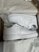 Buty Nike Air Force 1 '07 białe roz. 39 (AF1)