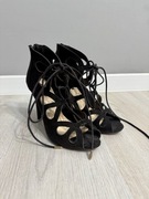 Zamszowe botki na szpilce 38