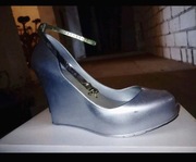 Srebrne sandały na koturnie Vices