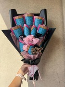 Bukiet ze zdrapkami i kwiatami ze wstążki satynowej 