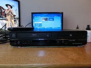 Nagrywarka DVD/VHS Agfa Photo DV 18910R z pilotem.