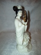 FIGURKA PORCELANOWA - GEISZA  - ok. 22 cm