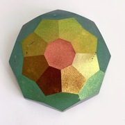 Orgonit kopuła z kamieniami naturalnymi - amazonit, awenturyn, kryształ