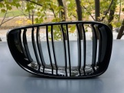 Grill Prawa Nerka Atrapa Chłodnicy LCI BMW E87 E82 Czarny połysk 