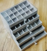 Organizer pojemnik na biżuterię dodatki akryl plusz szary 5 poziomów tacek