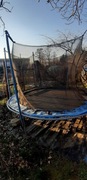 Sprzedam trampolinę ogrodową o średnicy 3m.Trampolina w dobrym stanie .