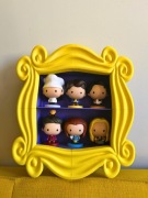 Kolekcjonerska półka na figurki Friends McDonalds - Ramka do złożenia