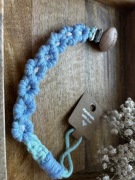 Zawieszka do smoczka z makramy