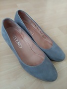 Szare czółenka na koturnie rozm 36.5