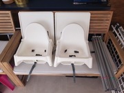 2 KRZESEŁKA DO KARMIENIA IKEA ANTILOP Z TACKĄ + PASY, cena za 1 szt.