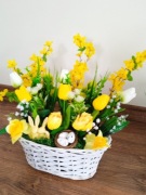 stroik wiosenno świąteczny w koszyku wiklinowym 30cm/22cm  rękodzieło